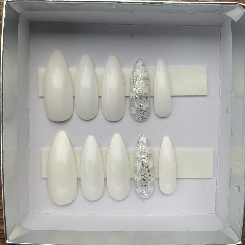Press on nails